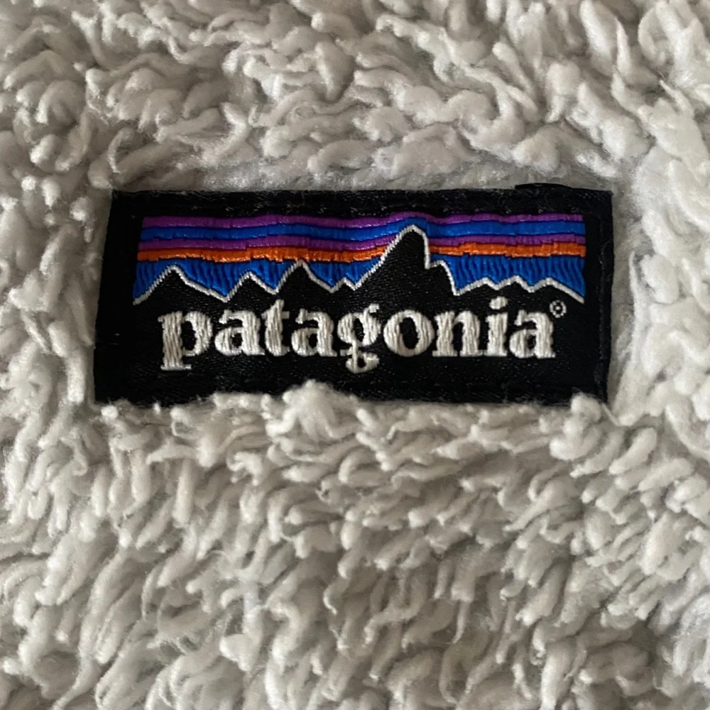 Patagonia girls size M 10 fleece jacket with hood   Soft gray color - Picture 2 of 6